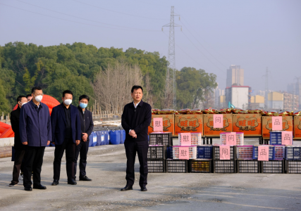 市委常委、副市長肖云走訪慰問丹霞路項(xiàng)目一線工人